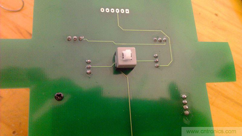 牛人力作！PCB版藍牙智能小車DIY