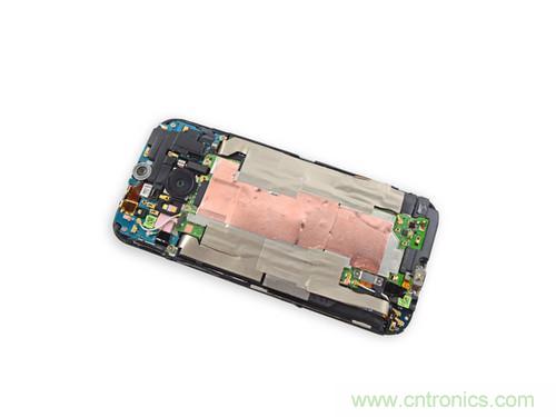 牛人強(qiáng)拆！新HTC One(M8)真機(jī)精密做工難修理