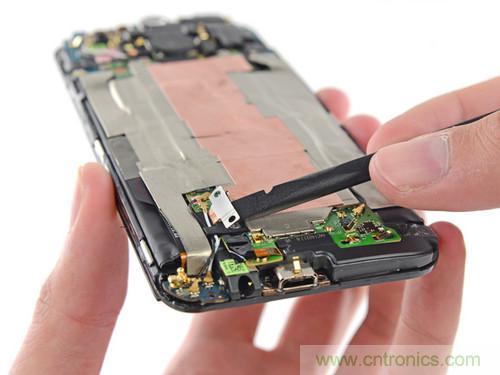 牛人強(qiáng)拆！新HTC One(M8)真機(jī)精密做工難修理