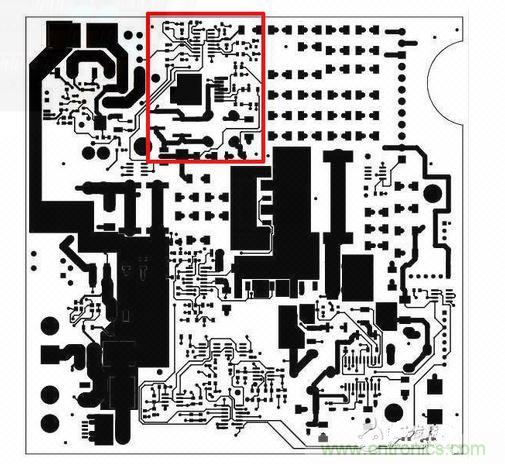 這是自動(dòng)測(cè)試設(shè)備的PCB，因?yàn)槭孪攘私膺^那顆SEPIC轉(zhuǎn)換器（以紅框標(biāo)示），我的設(shè)計(jì)第一次就成功。