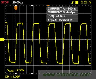 ADuC7026提供可編程電壓，用于評估多電源系統(tǒng)